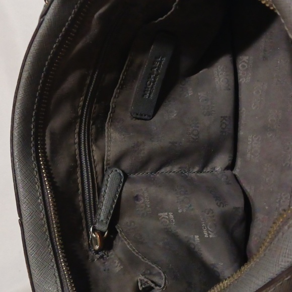 Michael Kors Saffiano Purse Crossbody Bag - Picture 8 of 13